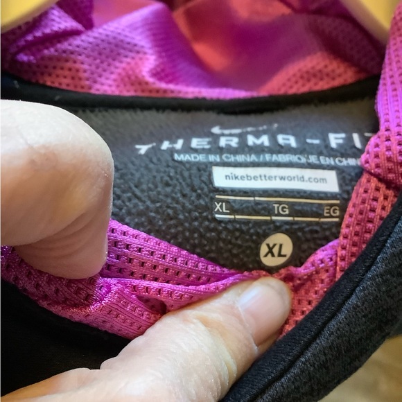 Nike Therma- fit hoodie. NWOT - Picture 3 of 3